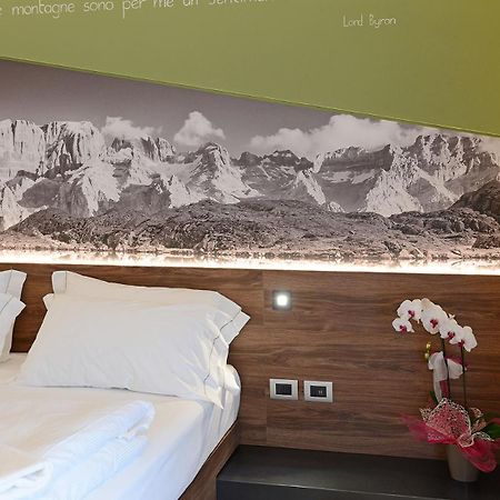 Dolomeet Boutique Hotel Pinzolo Exterior photo