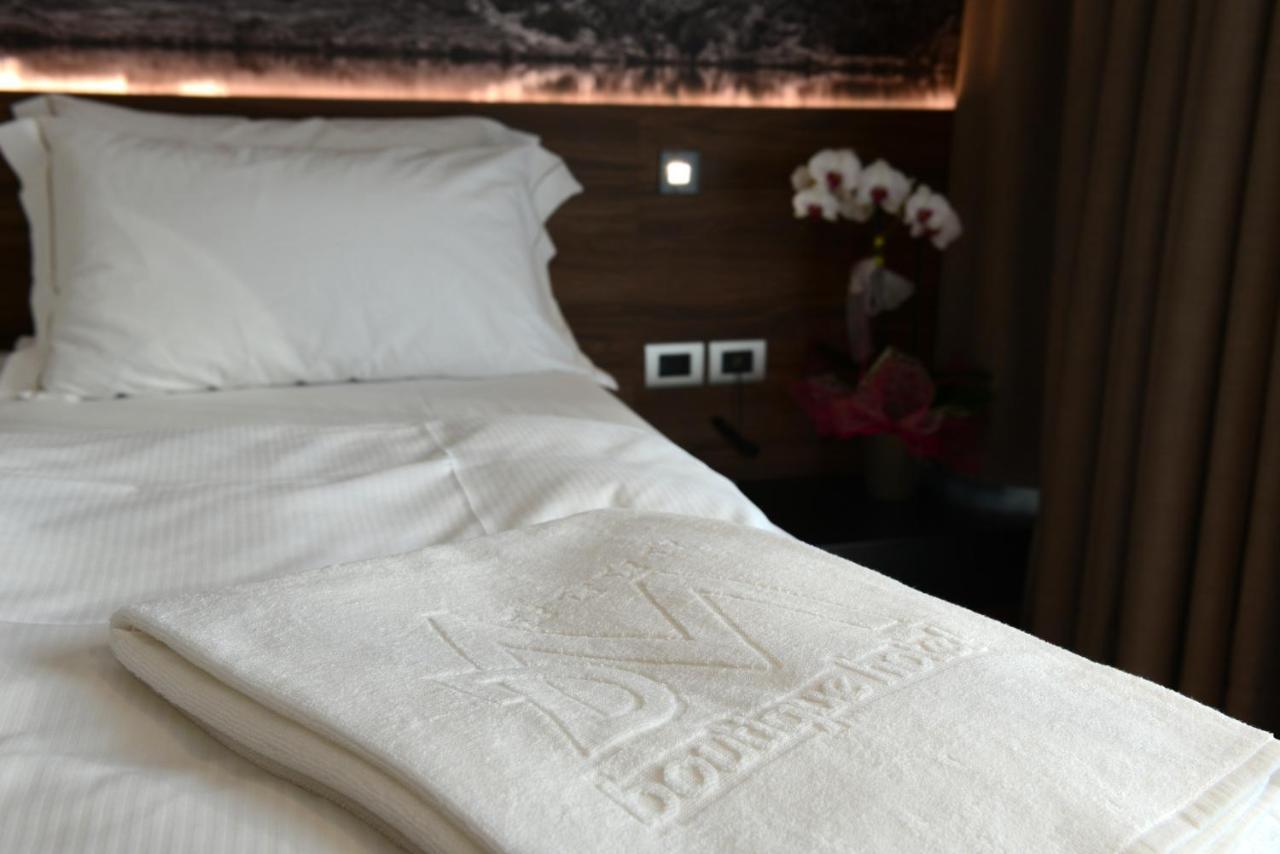 Dolomeet Boutique Hotel Pinzolo Exterior photo