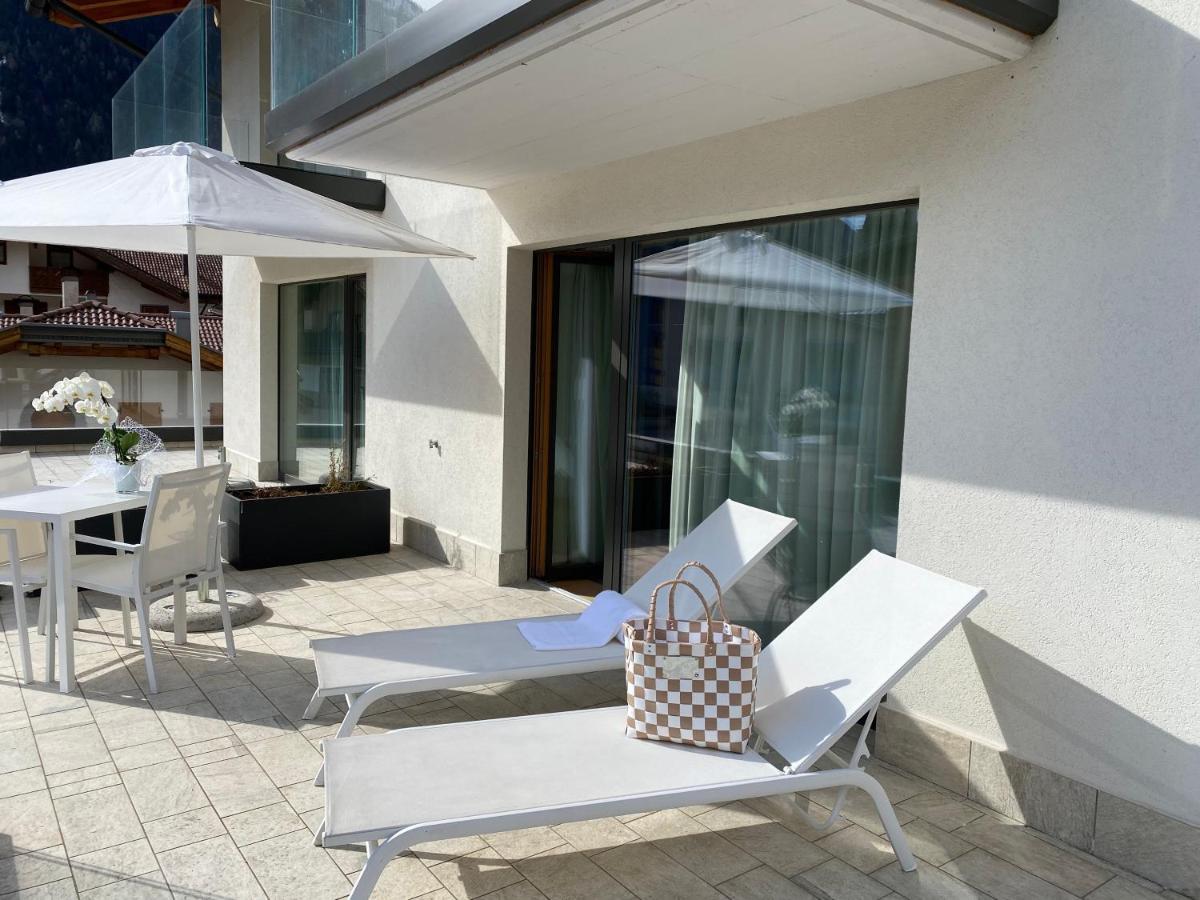 Dolomeet Boutique Hotel Pinzolo Exterior photo