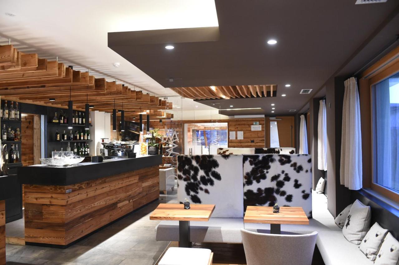 Dolomeet Boutique Hotel Pinzolo Exterior photo