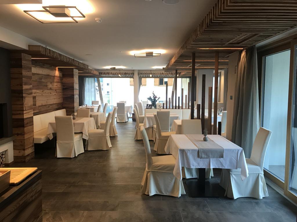 Dolomeet Boutique Hotel Pinzolo Exterior photo