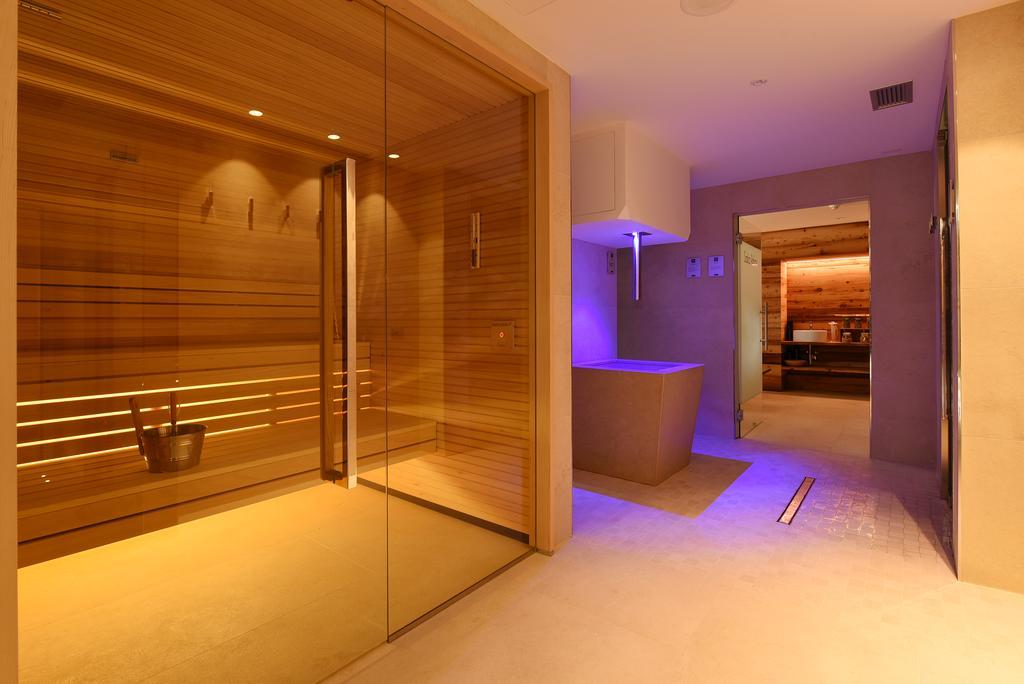 Dolomeet Boutique Hotel Pinzolo Exterior photo