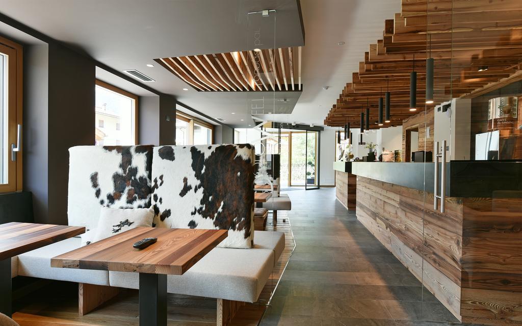 Dolomeet Boutique Hotel Pinzolo Exterior photo