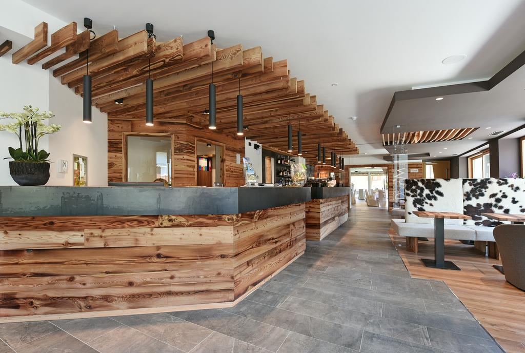 Dolomeet Boutique Hotel Pinzolo Exterior photo