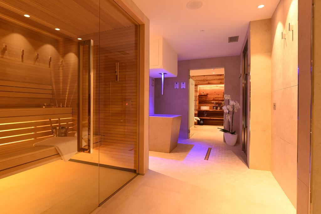 Dolomeet Boutique Hotel Pinzolo Exterior photo