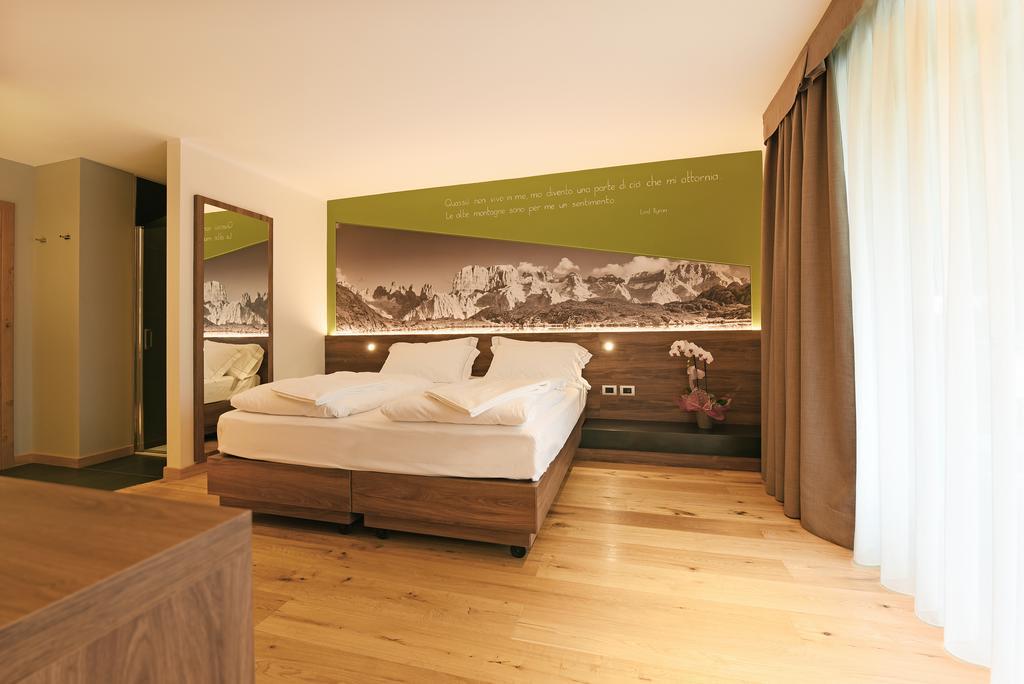 Dolomeet Boutique Hotel Pinzolo Exterior photo